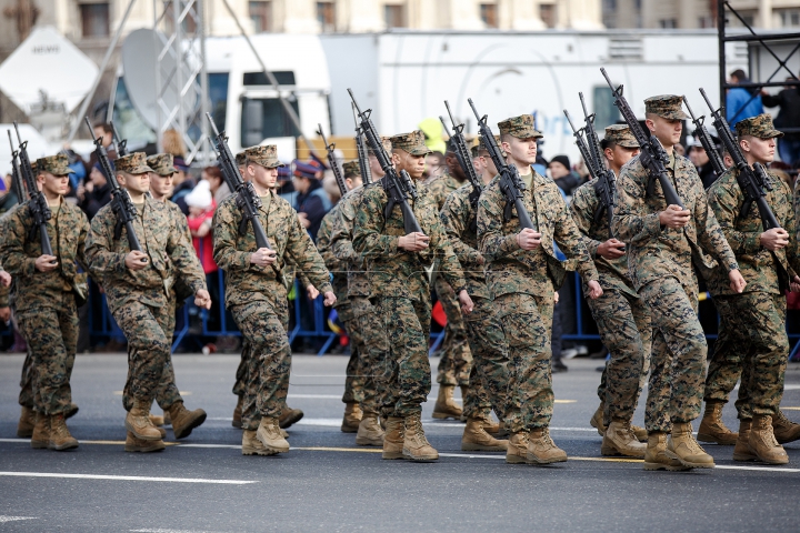 PARADĂ DE AMPLOARE! Militari din Republica Moldova şi alte ţări au defilat la Bucureşti (FOTOREPORT)