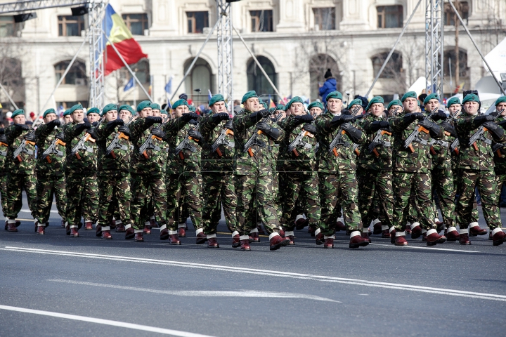 PARADĂ DE AMPLOARE! Militari din Republica Moldova şi alte ţări au defilat la Bucureşti (FOTOREPORT)