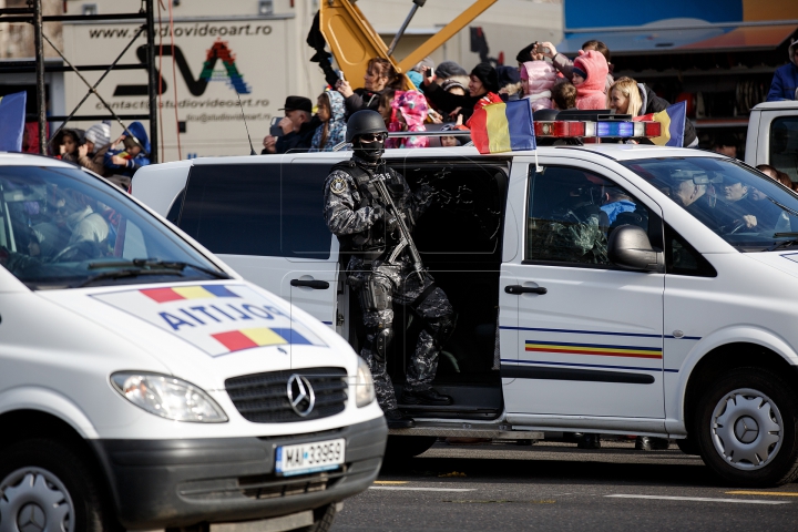 PARADĂ DE AMPLOARE! Militari din Republica Moldova şi alte ţări au defilat la Bucureşti (FOTOREPORT)