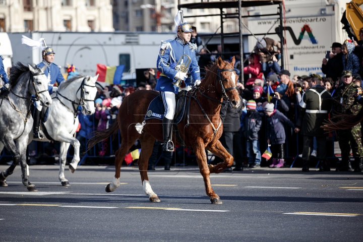 PARADĂ DE AMPLOARE! Militari din Republica Moldova şi alte ţări au defilat la Bucureşti (FOTOREPORT)