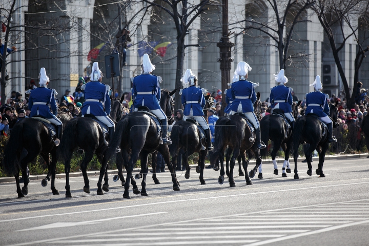 PARADĂ DE AMPLOARE! Militari din Republica Moldova şi alte ţări au defilat la Bucureşti (FOTOREPORT)