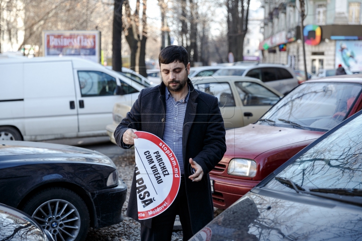 Au parcat ca în România și au fost pedepsiți. Ce au pățit câțiva șoferi din Chișinău (FOTOREPORT)