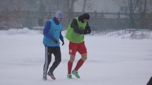 Antrenamente în condiţii EXTREME. Jucătorii Milsami s-au pregătit pe timp de ger şi viscol
