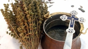 Boboteaza, sărbătorită în Moldova. Sute de oameni s-au îmbulzit la așteptarea agheasmei