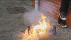 Bucuria s-a transformat în scârbă! Ce a păţit un bărbat după ce a comandat un hoverboard de pe Internet