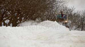 Consecinţele ninsorii, resimţite şi astăzi. Câte localităţi rămân izolate la această oră