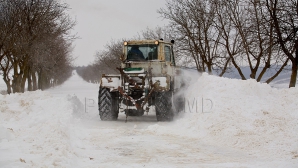 Sudul țării, paralizat din cauza ninsorilor: Principalul drum de acces în raionul Ştefan Vodă A FOST ÎNCHIS