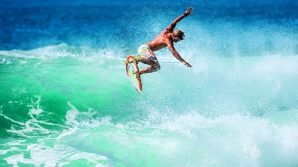 Evoluție senzațională! Josh Kerr a câştigat etapa a cincea din cadrul turneului de surf Big Wave