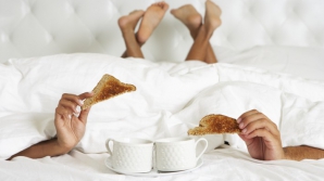 TREI greşeli majore pe care femeile le fac în dormitor