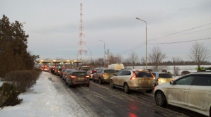 STRES la punctele de trecere a frontierei din vest. Moldovenii se grăbesc de la munte la lucru 