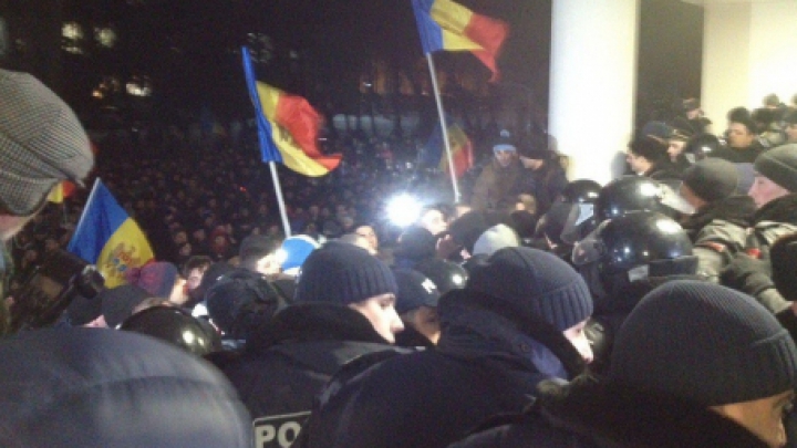 APELUL avocatului Poporului pentru participanții la protestele din fața Parlamentului