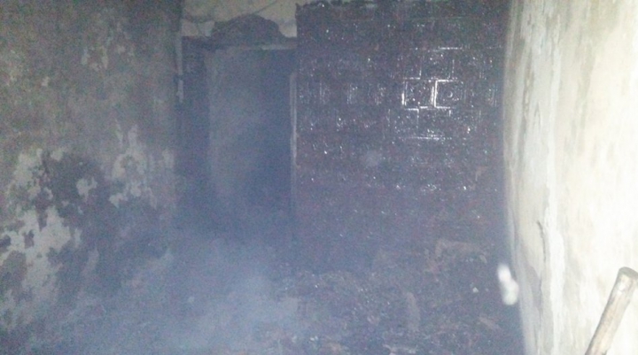 PRIMELE IMAGINI de la incendiul devastator din satul Trinca, unde ȘASE OAMENI AU ARS DE VII (VIDEO)