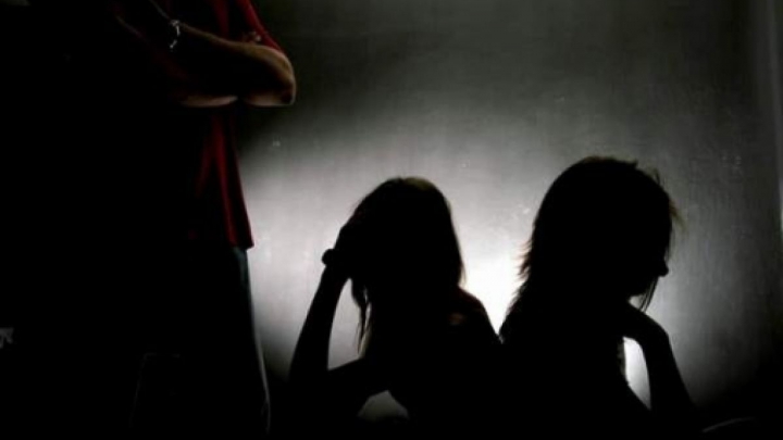 Un bărbat, dat în căutare, condamnat la închisoare. Două tinere au căzut pradă vorbelor înşelătoare