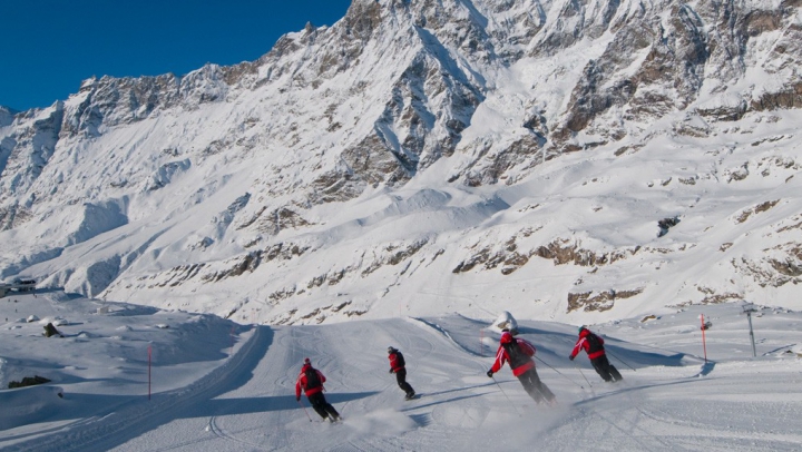 AVALANȘĂ MASIVĂ în Alpii italieni! Ce s-a întâmplat cu turiștii (VIDEO)