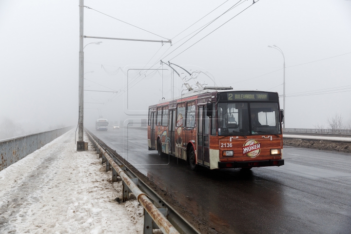 ATENȚIE, ŞOFERI! Meteorologii anunţă prelungirea Codului Galben de ceață. Cum trebuie să şofezi