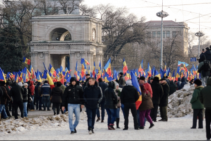 Un nou protest nelipsit de incidente. Totul despre evenimentul de astăzi organizat în Capitală (FOTO)