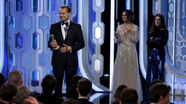 MOMENT AMUZANT la gala Globurilor de Aur. Ce l-a făcut pe DiCaprio să zâmbească (VIDEO)