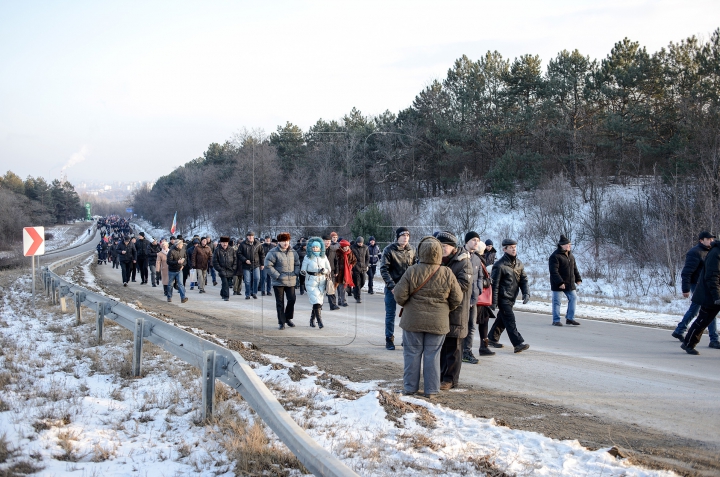 Un nou protest nelipsit de incidente. Totul despre evenimentul de astăzi organizat în Capitală (FOTO)