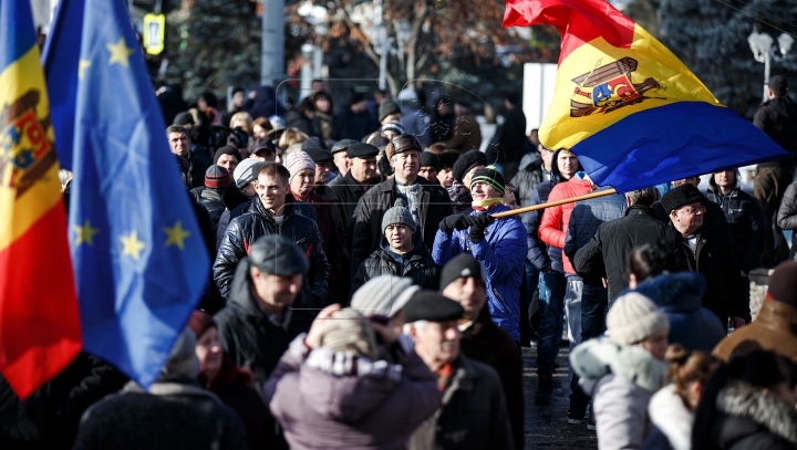 MITING cu 70.000 de oameni la Chişinău. Cetăţenii au cerut desemnarea candidatului pentru funcţia de premier