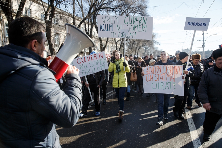 Cele două mitinguri din centrul Capitalei: Cifre şi atitudini  