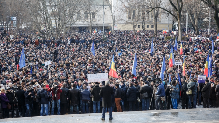 Cele două mitinguri din centrul Capitalei: Cifre şi atitudini  