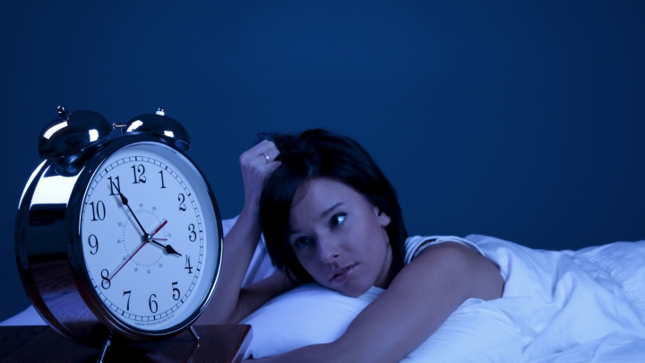 Adormi greu sau suferi de insomnie? Recomandare utilă şi simplă pentru un somn liniştit