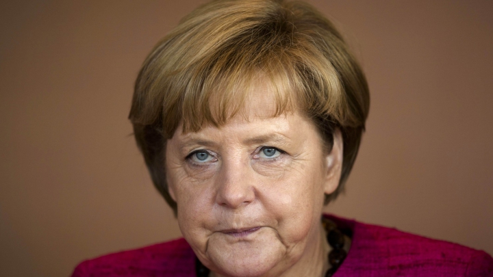 ULTIMATUM pentru Merkel: Să reducă afluxul de refugiați ori se va confrunta cu o revoltă deschisă 