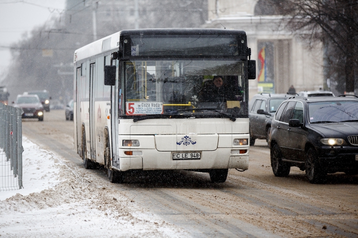 Chişinăul sub zăpadă. Imagini frumoase surprinse de fotograful Publika (FOTOREPORT)   