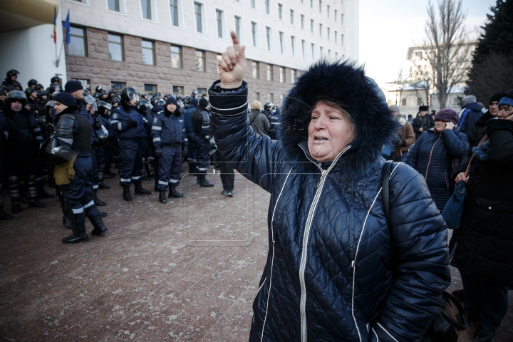 A doua zi de proteste în Chișinău. Usatîi, Dodon şi Năstase s-au unit (FOTOREPORT)