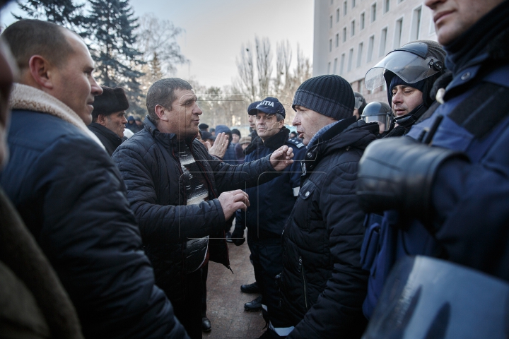 A doua zi de proteste în Chișinău. Usatîi, Dodon şi Năstase s-au unit (FOTOREPORT)