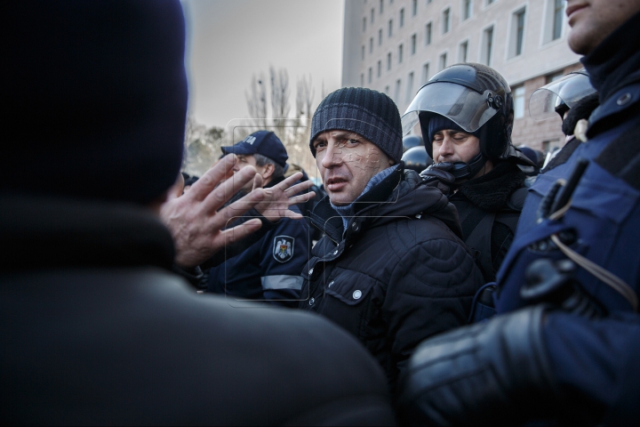 A doua zi de proteste în Chișinău. Usatîi, Dodon şi Năstase s-au unit (FOTOREPORT)