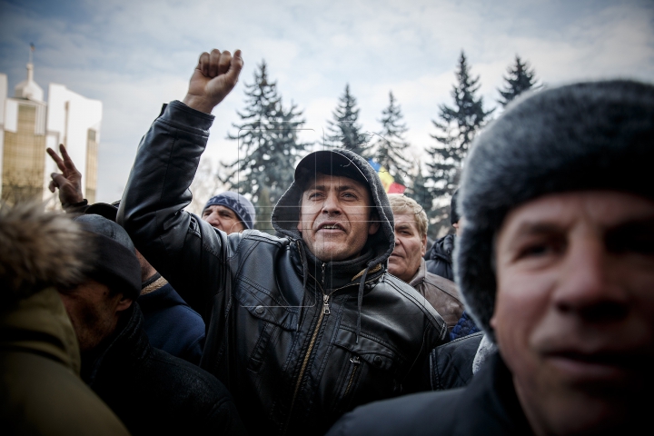 A doua zi de proteste în Chișinău. Usatîi, Dodon şi Năstase s-au unit (FOTOREPORT)