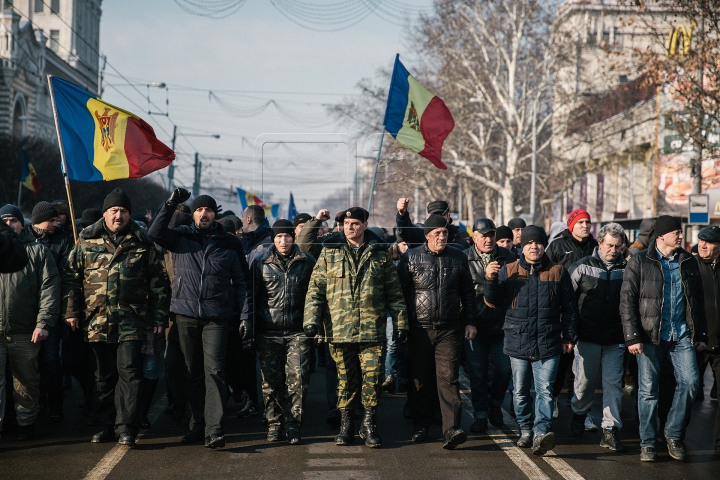 A doua zi de proteste în Chișinău. Usatîi, Dodon şi Năstase s-au unit (FOTOREPORT)