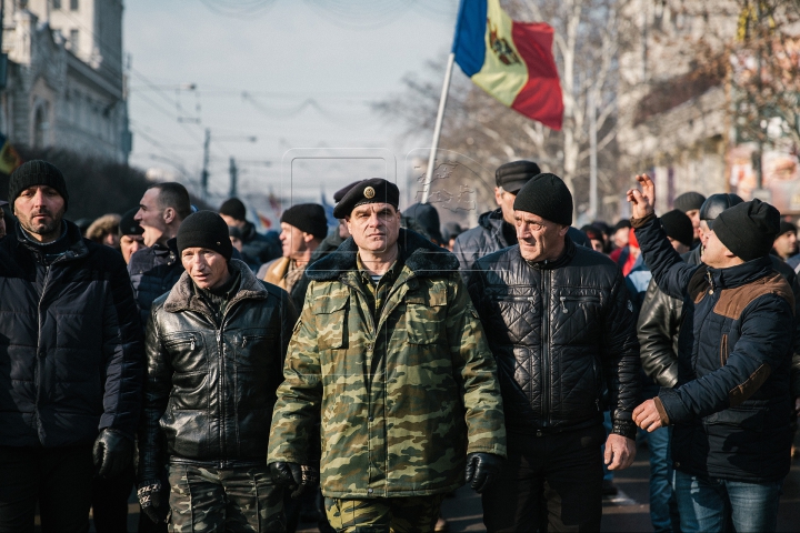 A doua zi de proteste în Chișinău. Usatîi, Dodon şi Năstase s-au unit (FOTOREPORT)