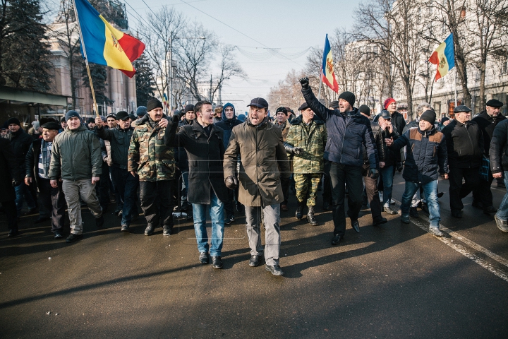 A doua zi de proteste în Chișinău. Usatîi, Dodon şi Năstase s-au unit (FOTOREPORT)