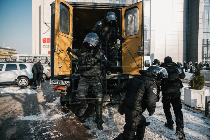 A doua zi de proteste în Chișinău. Usatîi, Dodon şi Năstase s-au unit (FOTOREPORT)