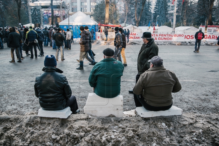 A doua zi de proteste în Chișinău. Usatîi, Dodon şi Năstase s-au unit (FOTOREPORT)