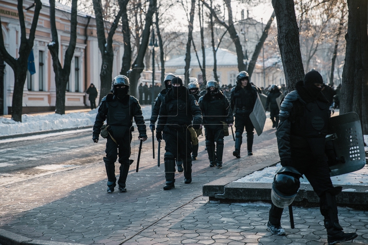 A doua zi de proteste în Chișinău. Usatîi, Dodon şi Năstase s-au unit (FOTOREPORT)