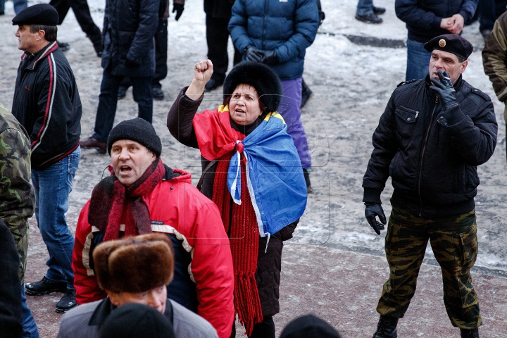 FOTOREPORT: PROTESTE ÎN FAȚA PARLAMENTULUI 20 ianuarie 2016