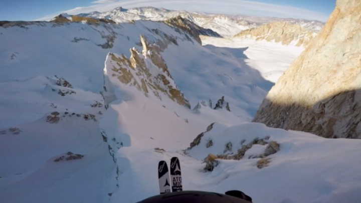 Te va lăsa FĂRĂ CUVINTE! Sportivul profesionist Aymar Navarro a înregistrat o IMPRESIONANTĂ coborâre pe ski