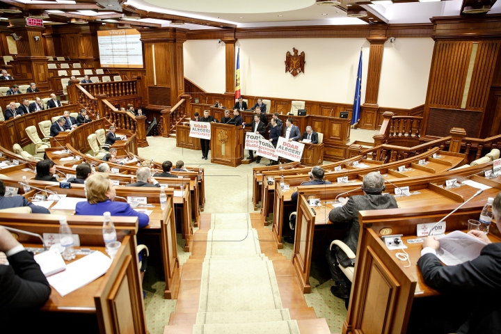 GUVERNUL Pavel Filip a fost învestit în Parlament (FOTOREPORT)