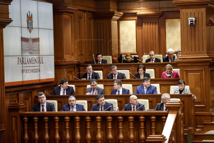 GUVERNUL Pavel Filip a fost învestit în Parlament (FOTOREPORT)