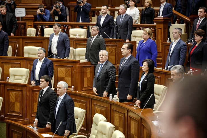 GUVERNUL Pavel Filip a fost învestit în Parlament (FOTOREPORT)