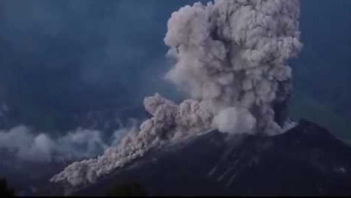 ALERTĂ în Indonezia: Vulcanul Egon se pregăteşte să erupă