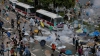 PROTEST VIOLENT la Hong Kong, după ce poliţia a încercat să elimine comerţul stradal ilegal