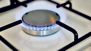 OFICIAL! De astăzi consumatorii vor plăti mai puțin pentru gazele naturale