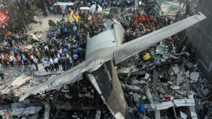 Trei morţi în Indonezia. Un avion a căzut peste o casă  
