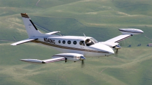 PERICULOS! Un avion de agrement aterizează forțat pe străzile din Los Angeles (VIDEO) 