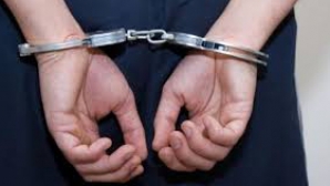 REȚINUT pentru 72 de ore. Un polițist de la INP, PRINS ÎN FLAGRANT în biroul de serviciu 