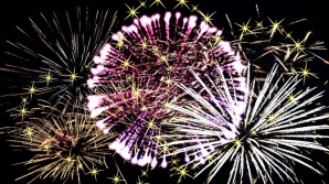 De bucurie că a devenit tată, un rus a lansat focuri de artificii pe geamul maternității